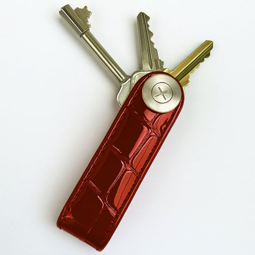 Monvoy Élan Keychain – Metallic Leather in Blush Rose with Étreinte Scent (Spring Colour)