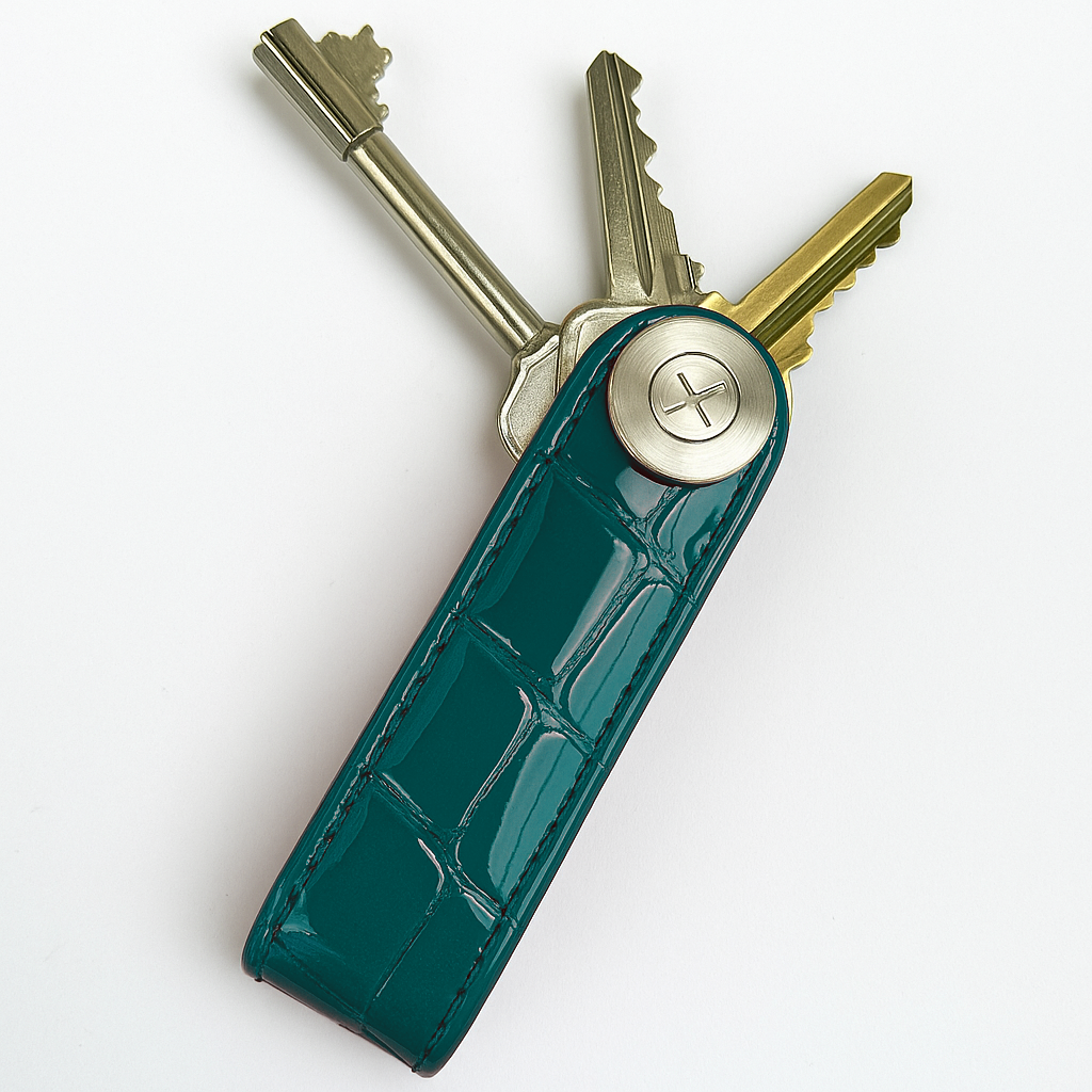 Monvoy Élan Keychain – Metallic Leather in Blush Rose with Étreinte Scent (Spring Colour)